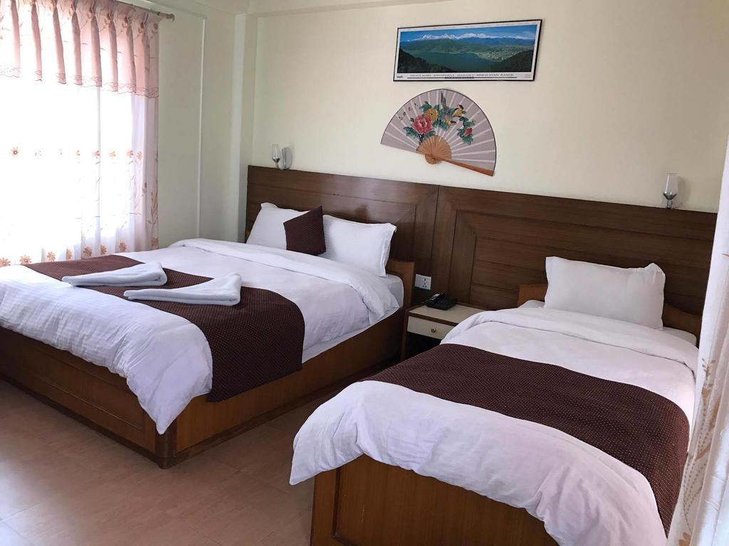 Hotel Himalayan Inn Покхара Екстер'єр фото